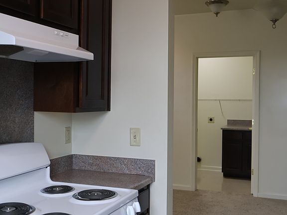 4th image of 526 Lampton St #01fea6e85