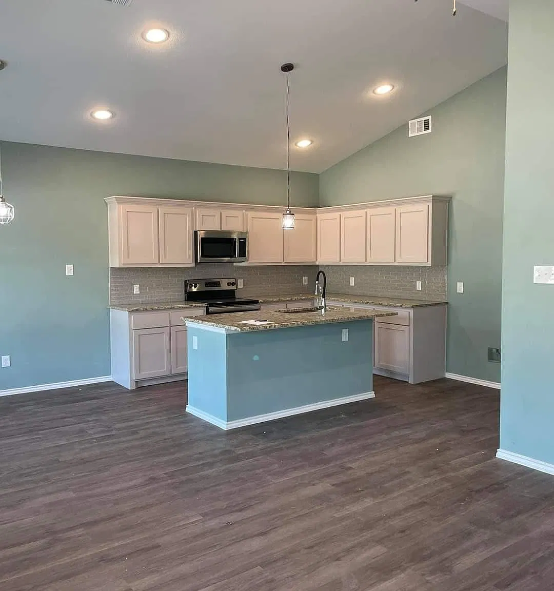 3 bed, 1130 sqft, $1,475 — Photo 3