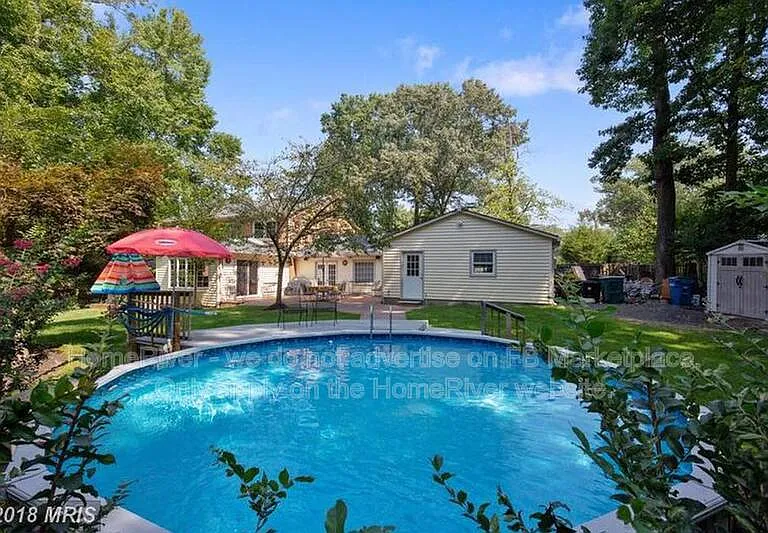 4417 Neptune Dr — Photo 2