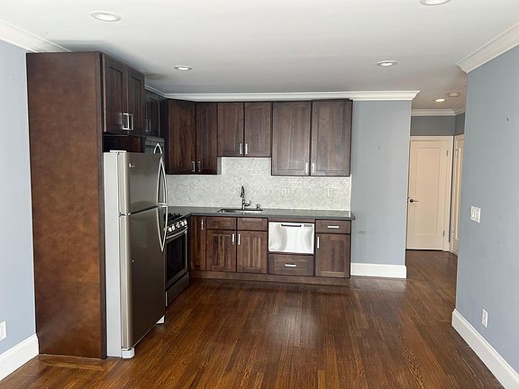 2nd image of 175 Alhambra St APT 204
