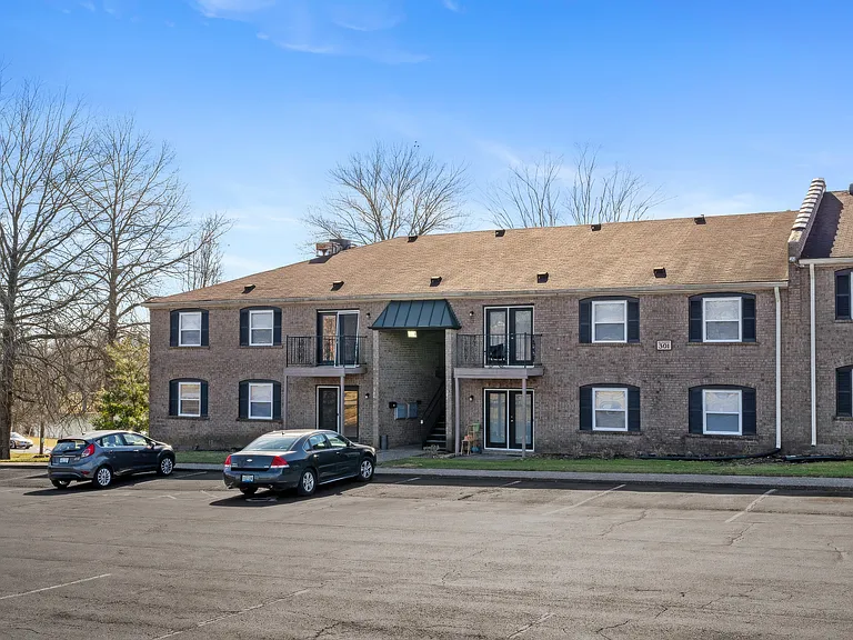 Green Valley Apartments — Photo 16