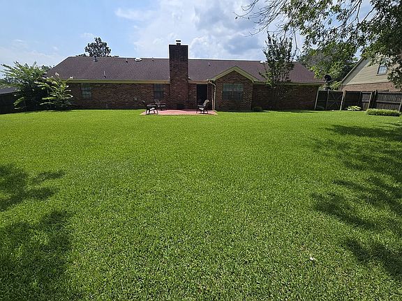 2nd image of 1904 Bob White Dr