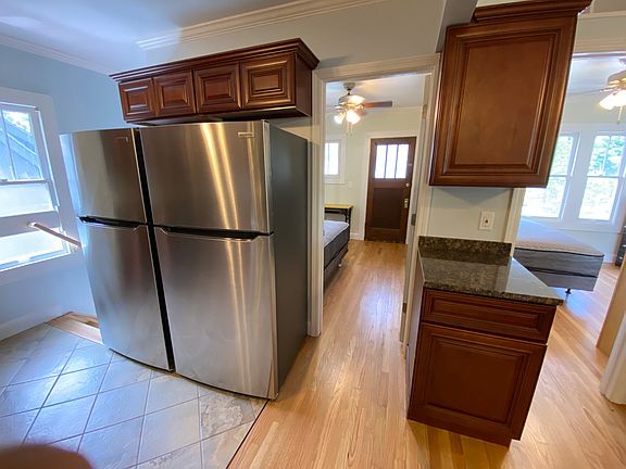 5th image of 616 Lawrence St #2