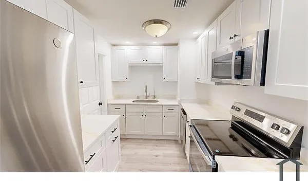 4421 Gandy Cir