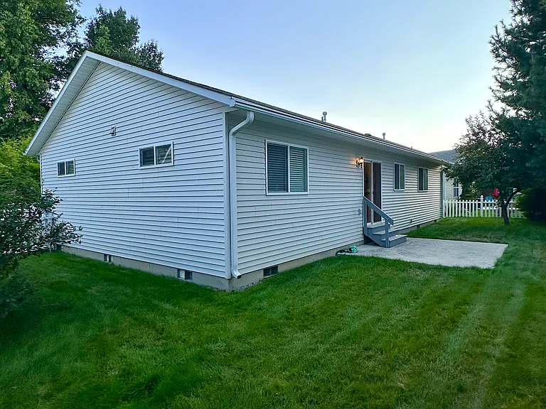 414 Louis Ln — Photo 27