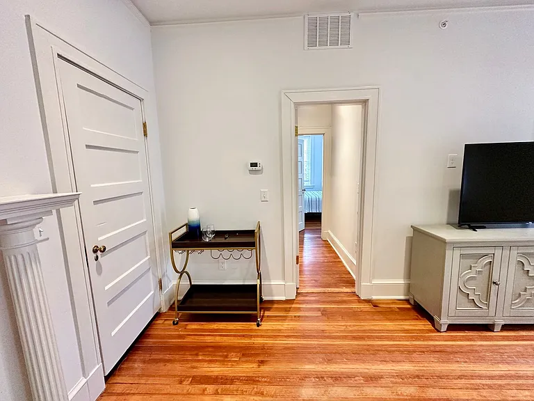 64 University Way — Photo 12