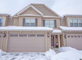 3B Inglewood Dr, Halfmoon, NY 12065