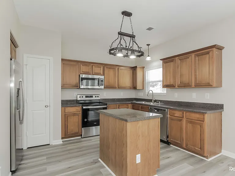 6702 Chieftain Dr — Photo 5