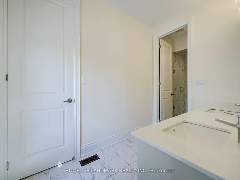 35 Red Giant St #MAIN 2ND FLOOR — Photo 44