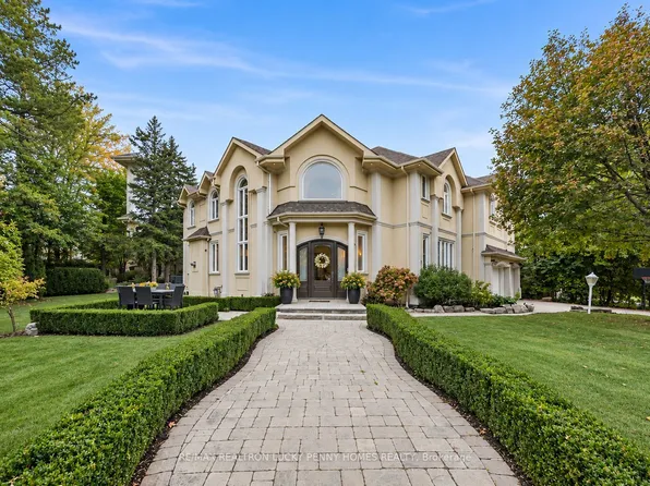 18 Donna Mae Cres, Vaughan, ON L4J 1Z8