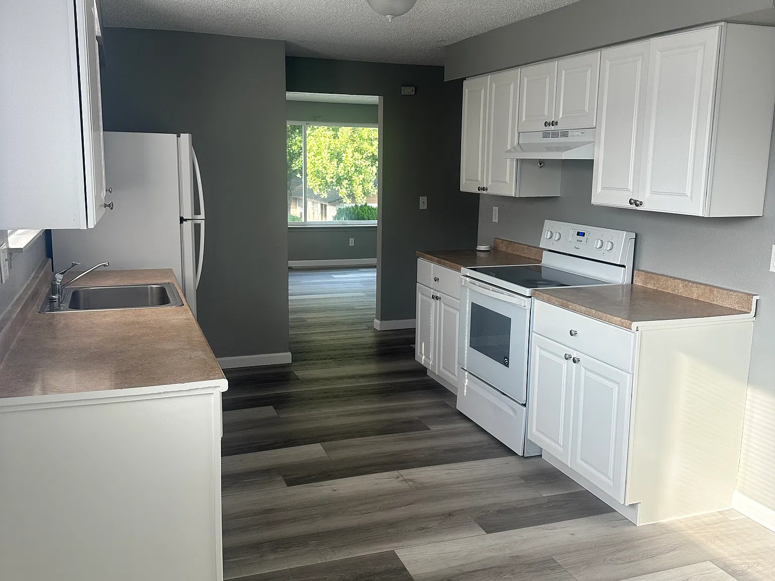 3 bed, 1152 sqft, $1,625 — Photo 1