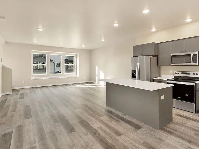 2900-2912 2924 Shore Pine Pl — Photo 11
