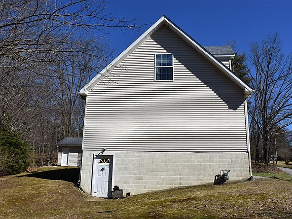 4th image of 906 Erie St