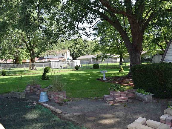 5th image of 3938 Oakhurst Dr