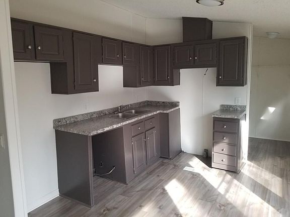 5th image of 3432 Carolyn St