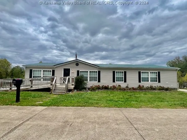 3105 Capitol Dr, Charleston, WV 25320