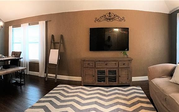 4th image of 4029 Summerhill Ln