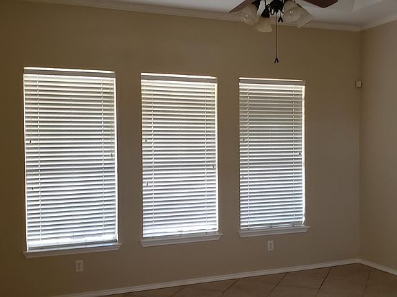 3rd image of 1612 Warbler Ave