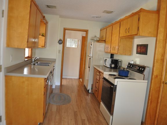 4th image of 1311 Shorewood Dr