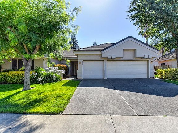 2nd image of 9537 Soaring Oaks Dr