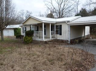 142 L Sak Rd, Estill Springs, TN 37330