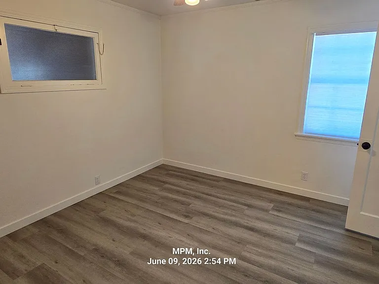 6505 Marchant Ave — Photo 30