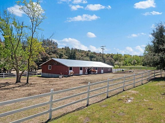 3rd image of 37798 Williams Ranch Rd