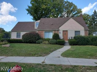 828 Cherry Ave, Royal Oak, MI 48073