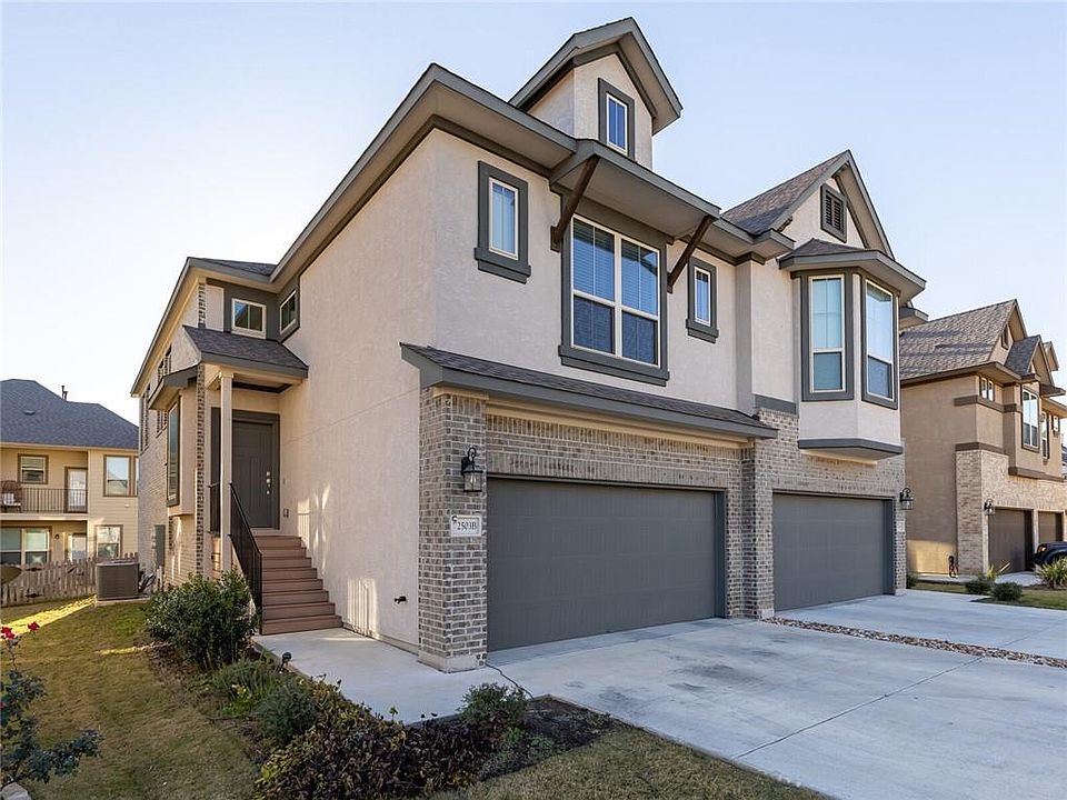 exterior w 2 car garage