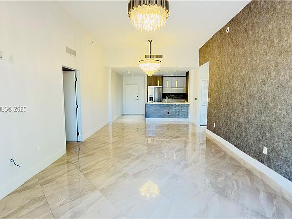 4th image of 600 NE 27th St APT 604