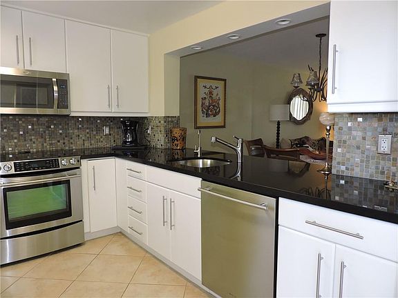 5th image of 111 SE 3rd Ave APT 302