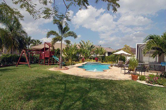 12,000 sqft lot