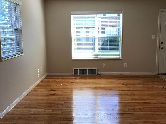 Living Room (2)