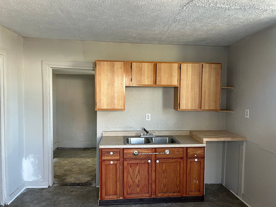 1st image of 1456 Saulcy St