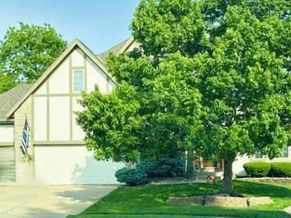 14425 S Blackfeather St, Olathe, KS 66062
