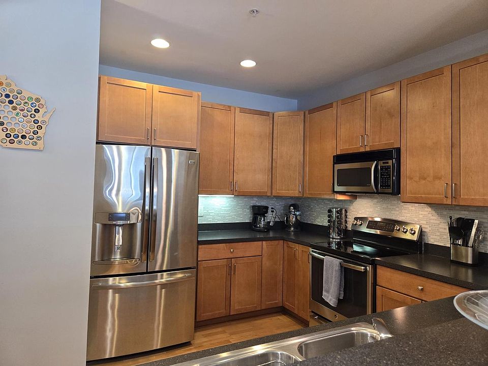 Park Shore 3872 S Lake Dr Saint Francis WI Zillow