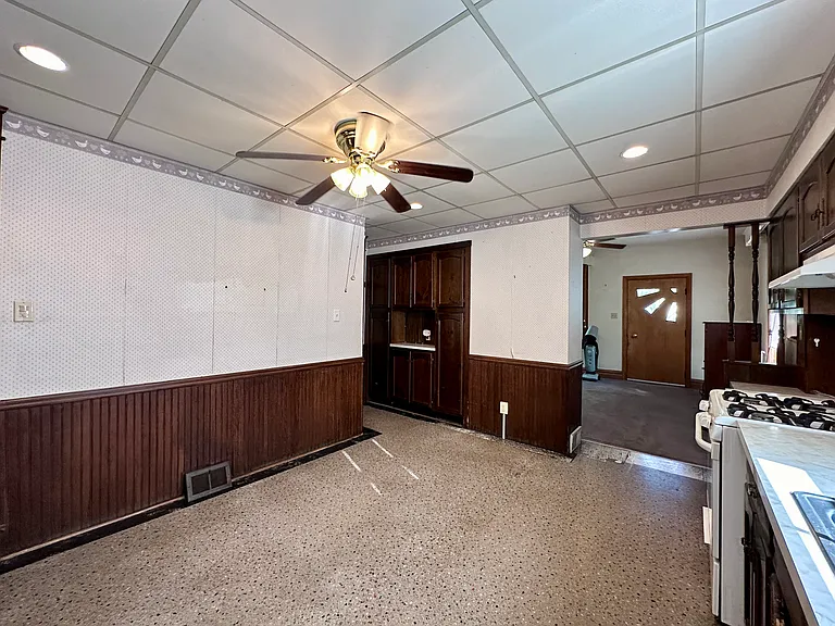1413 Laurel Pl — Photo 17