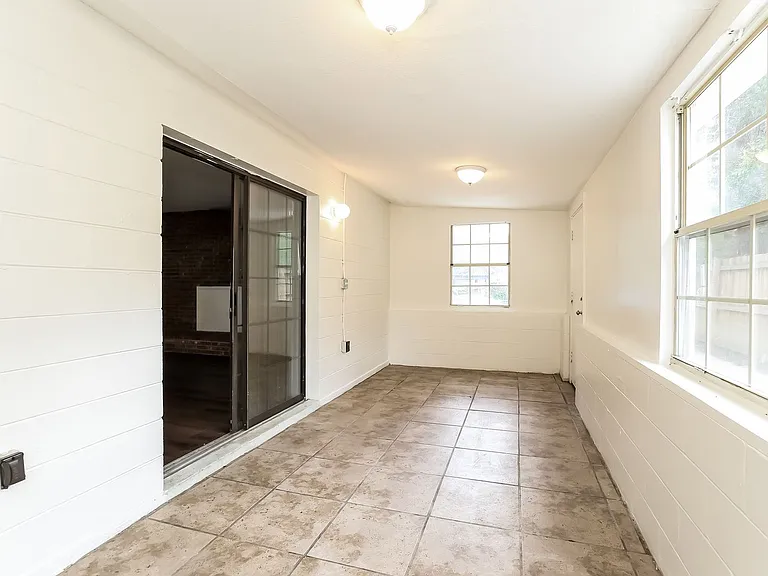 6139 Deepwood Dr E — Photo 11