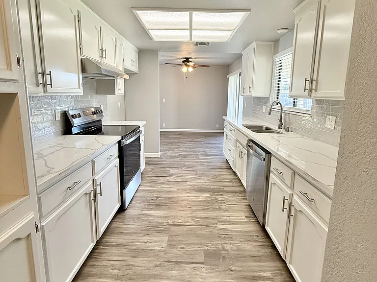 1497 Claremont Dr — Photo 12