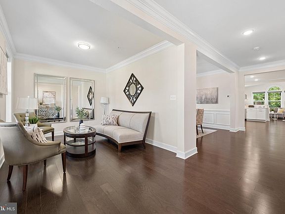 5th image of 9144 Alexis Ln