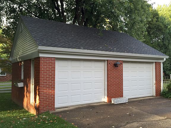 3rd image of 2506 E Gum St