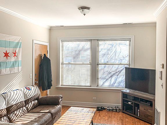 2nd image of 1210 W Waveland Ave #4J