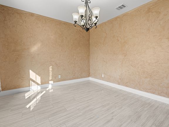 5th image of 1009 Jamal Dr
