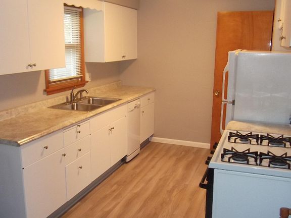 5th image of 1435 Grant St