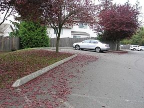 2nd image of 8917 Meridian Pl NE #D202