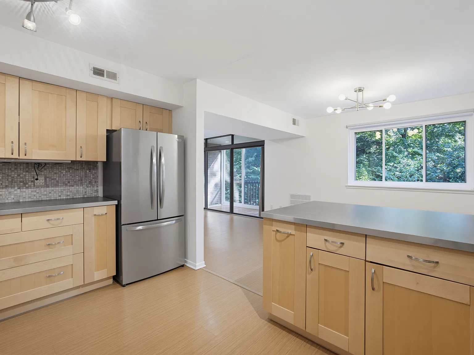 2 bed, 1112 sqft, $2,450 — Photo 1