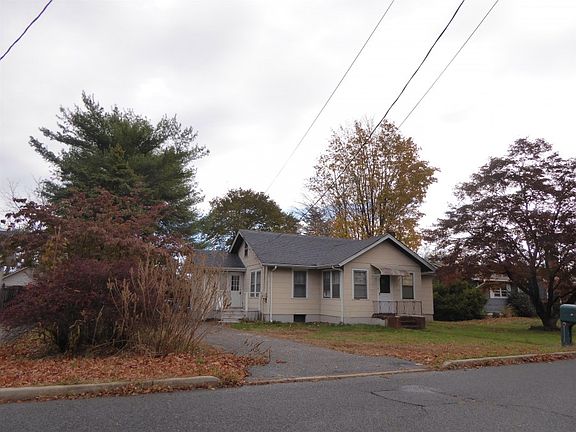 2nd image of 417 Edken Ave