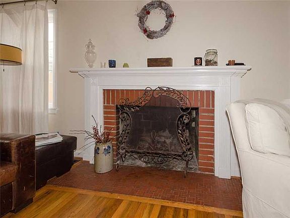 4th image of 4612 N Capitol Ave