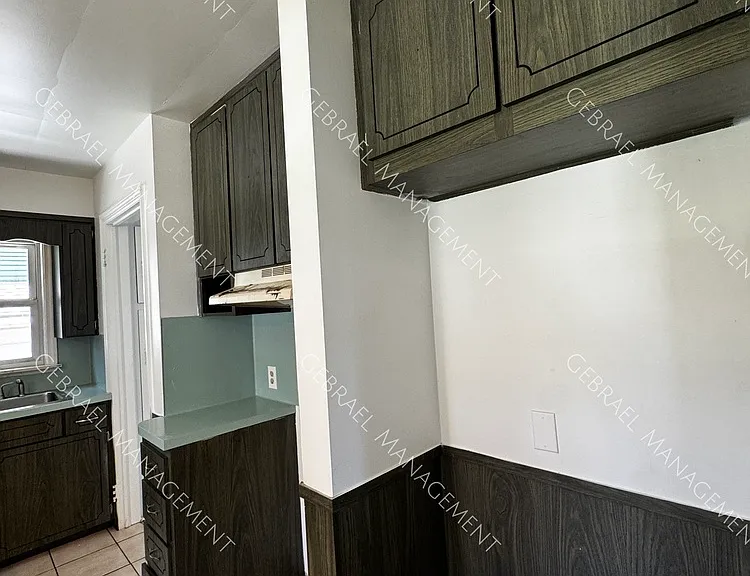 310 Chandler St — Photo 4