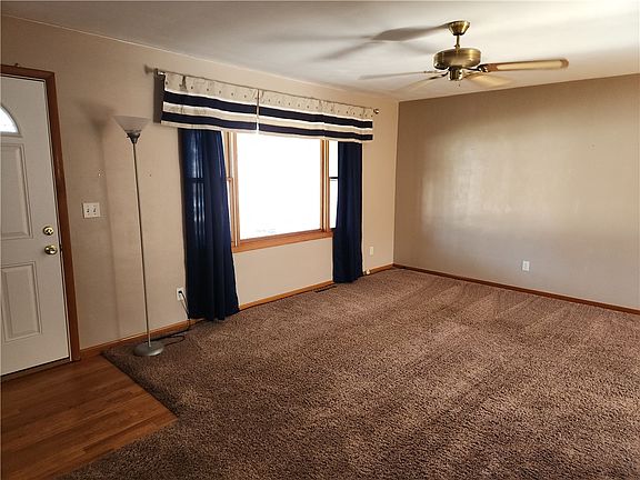 5th image of 3302 Loveland Ave
